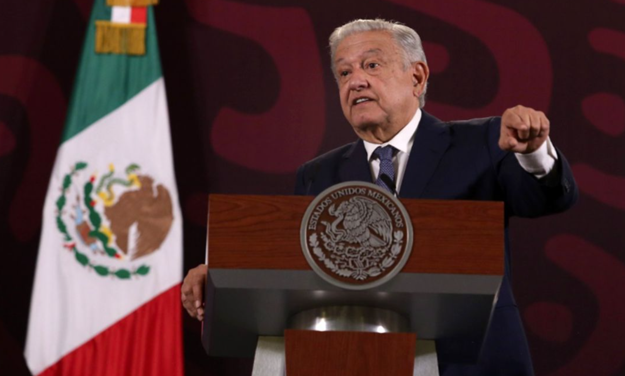 López Obrador acusa censura de YouTube por ‘bajarle’ la mañanera